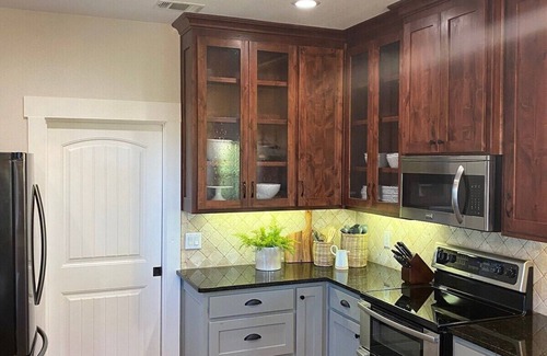 Muenster House | Cozy house close to wineries; hot tub; amazing views of Red River Valley