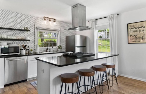 Shelby Hills House | Cozy House in Trendy East Nashville with a Patio, Grill