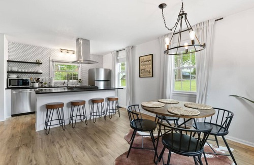 Shelby Hills House | Cozy House in Trendy East Nashville with a Patio, Grill