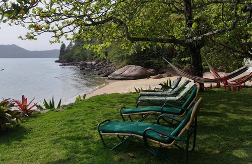 Tabatinga House | Cozy house, on a 50m beach.