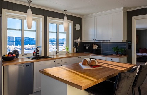 Lykkja House | Cozy idyllic in scenic Lykkja