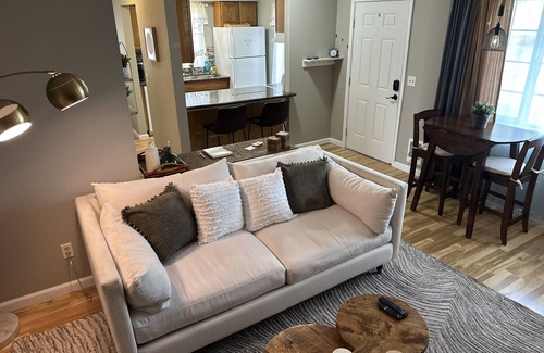 Lake Stevens House | Cozy Lake Stevens family bungalow: peaceful & quiet with a serene backyard.