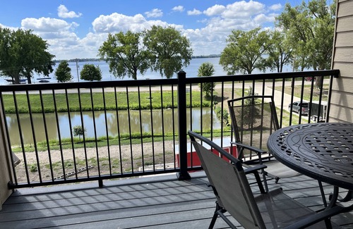 Storm Lake Condo | Cozy Lake View Condo