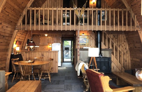 Remer Cabin | Cozy lakefront chalet with cedar hot tub + stunning lake views