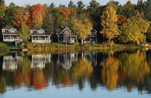 Port Stanton Cottage | Cozy Lakefront Cottage for the Ultimate Getaway