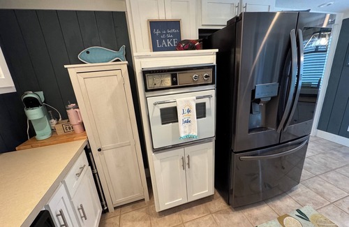 Fremont Cottage | Cozy Lakefront Cottage With Breathtaking Sunsets!