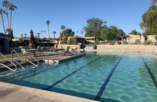 Fashion Square House | Cozy, light filled 2B, 2B in Scottsdale