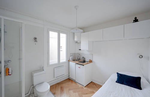 17th Arrondissement Apartment | Cozy little nest in Les Batignolles