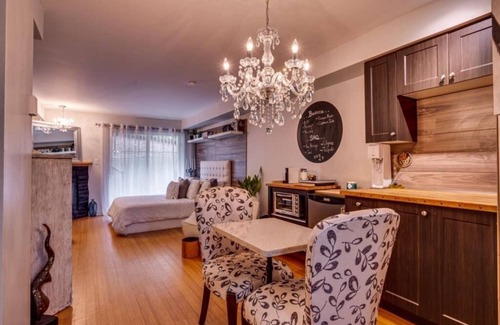 Piedmont Apartment | Cozy Loft in the Heart of St-Sauveur Village!