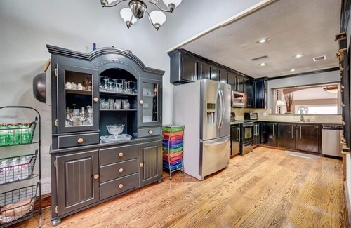 Uptown House | Cozy Mediterranean Colonial House in Galleria