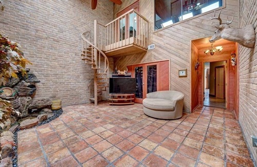 Uptown House | Cozy Mediterranean Colonial House in Galleria