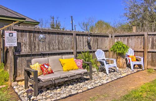 Mercedes Apartment | Cozy Mercedes Studio Work From Home Friendly