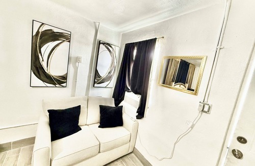 Bryant Apartment | Cozy Mini House by the Lake 11