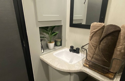 Clewiston House | Cozy Modern Rustic camper