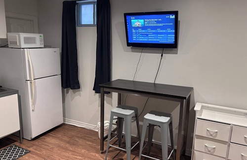 Upper Beaches Apartment | "Cozy & Modern Studio Retreat – Your Perfect Home Away from Home!"