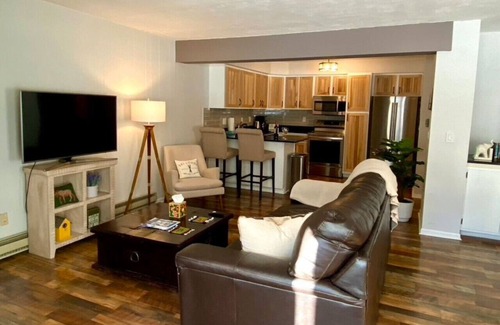 Saint Mary's Apartment | Cozy Mountain Escape By The Lake