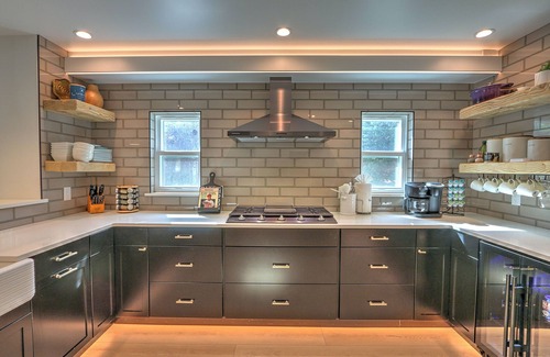 Carbondale House | Cozy Mountain Retreat! Golf, Fish,Hot Tub, Pet Friendly, 30 miles to Aspen!