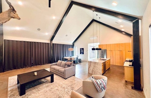 Durango House | Cozy Nest Compound - Durango Stay with Views