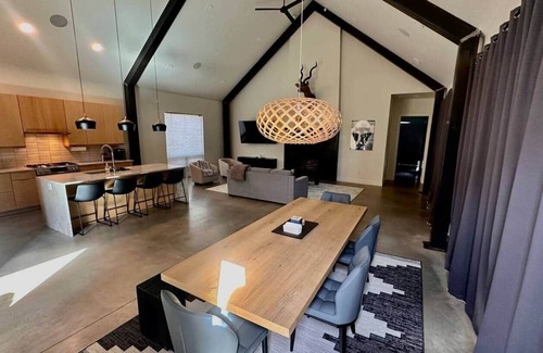 Durango House | Cozy Nest Compound - Durango Stay with Views