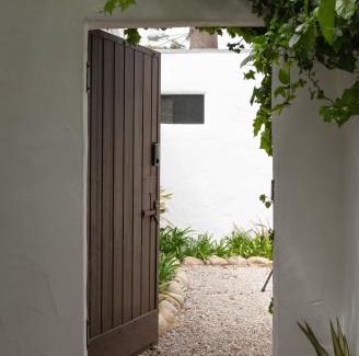 Montecito Apartment | Cozy New - Casa Blanca Suite B1