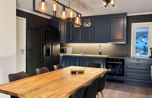 Stamsund Apartment | Cozy, new & modern with whirlpool in the fishing village of Stamsund