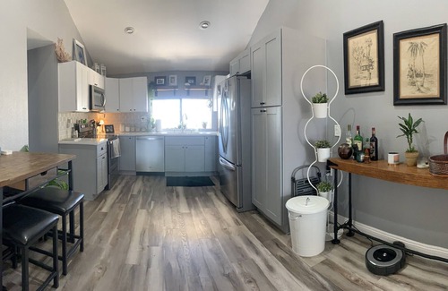 University City House | Cozy Newly Remodeled UCSD/La Jolla Condo 2 bd Monthly Rental