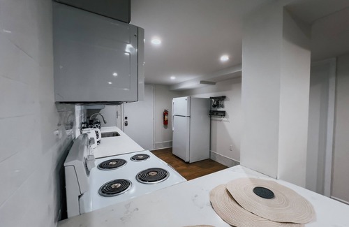 Irvington Apartment | Cozy Newly Renovated Apartment