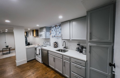 Irvington Apartment | Cozy Newly Renovated Apartment