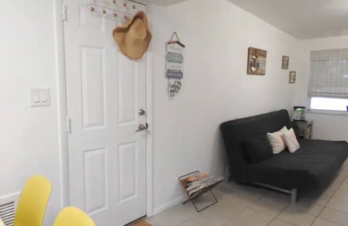 Bayonet Point House | Cozy Ocean Breeze Guest House Ideal Location