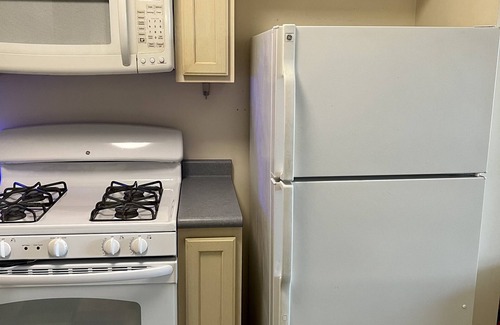 West Bronx Apartment | Cozy one bedroom- 5 min walk to yankee Stadium