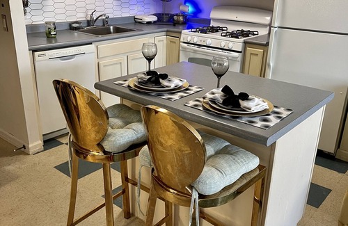 West Bronx Apartment | Cozy one bedroom- 5 min walk to yankee Stadium