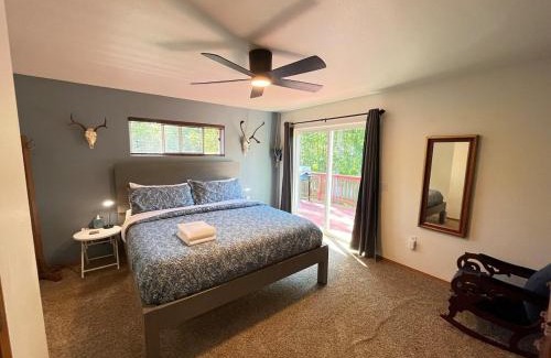 Palmer House | Cozy Palmer Retreat with Steam Sauna and Playground