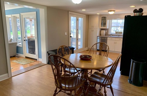 Denver House | Cozy Peaceful Lake house on Lake Norman w/boat parking Great back porch Sunsets!