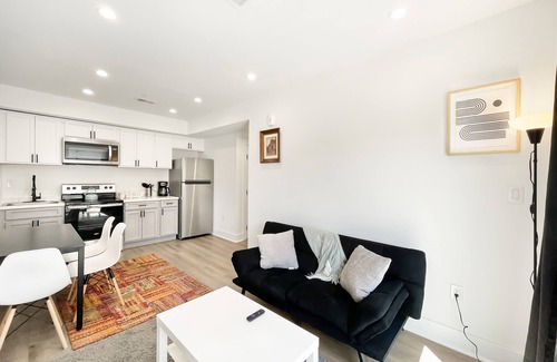 Petworth Bed & Breakfast | Cozy Petworth Stay with Balcony & Courtyard View