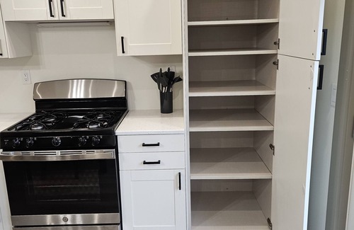 Brownsville Apartment | Cozy, private apt in small river town with short drive to city-border WI and IA.