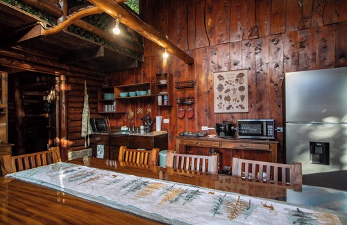 Canton Tarrazu Cabin | Cozy & Private Cabin, Fully Equipped, Easy Access & Tourist Hotspots.