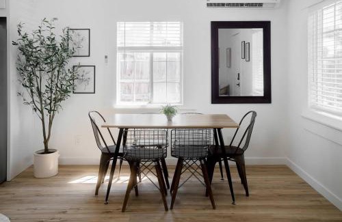 Corridor Apartment | Cozy Private Home, 10-min From DT, Beach & Parks