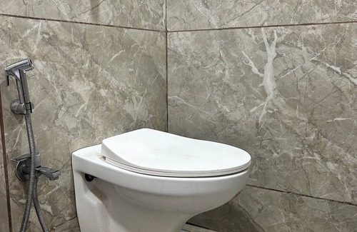 Marol Apartment | Cozy Private Room, 2BHK Stay in Powai, Room in an Apartment,