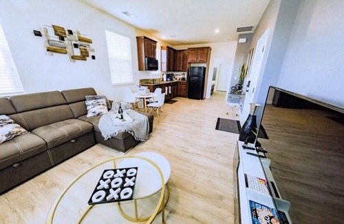 Sparks House | Cozy Private Stylish Modern Guest Suite