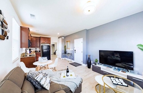 Sparks House | Cozy Private Stylish Modern Guest Suite