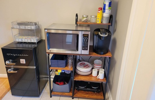 Dale City House | Cozy Queen Suite