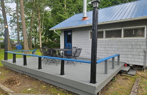 Gravois Mills Cottage | Cozy, quiet, and Lakefront Cottage in phenomenal Gravois Mills with AC, WiFi