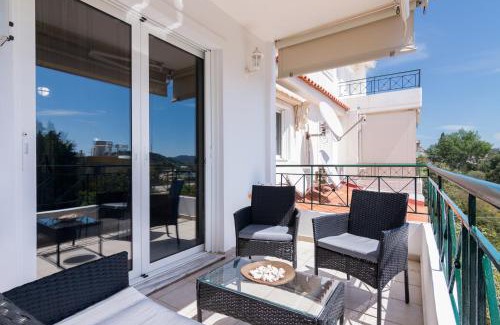 Anavyssos Apartment | Cozy Retreat in Anavyssos for 4