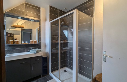 Chateauroux Bed & Breakfast | Cozy room with sitting area and breakfast included