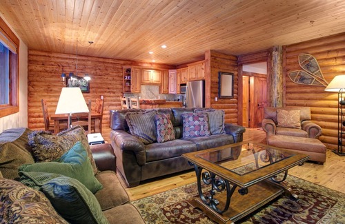 Deer Valley Condo | Cozy Silver Lake 2BR steps from lifts, dining, shops. Hot Tub, Pool, BBQ, WiFi