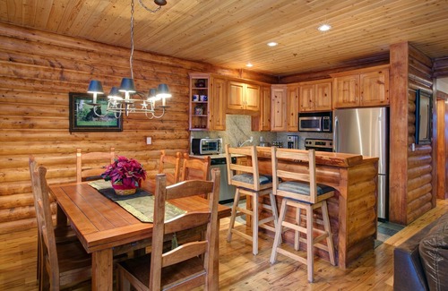Deer Valley Condo | Cozy Silver Lake 2BR steps from lifts, dining, shops. Hot Tub, Pool, BBQ, WiFi