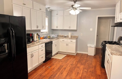 Monahans House | Cozy Small Family Home