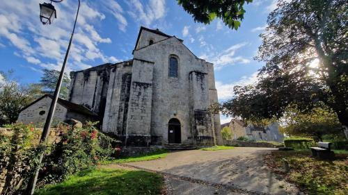 Le Chalard Apartment | Cozy small house
