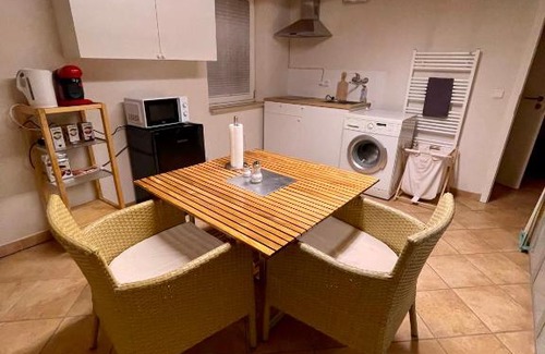 Kolonie Kleinmachnow Apartment | Cozy Souterrain-Flat with Sauna