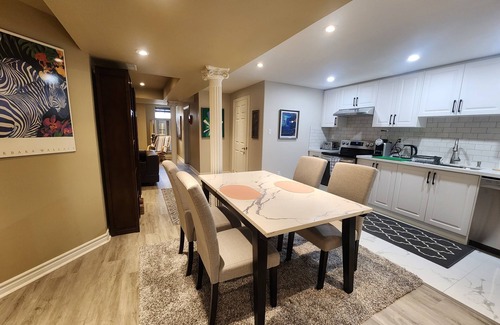 Churchill Meadows House | Cozy & Spacious 1 Bedroom Private Basement Apartment